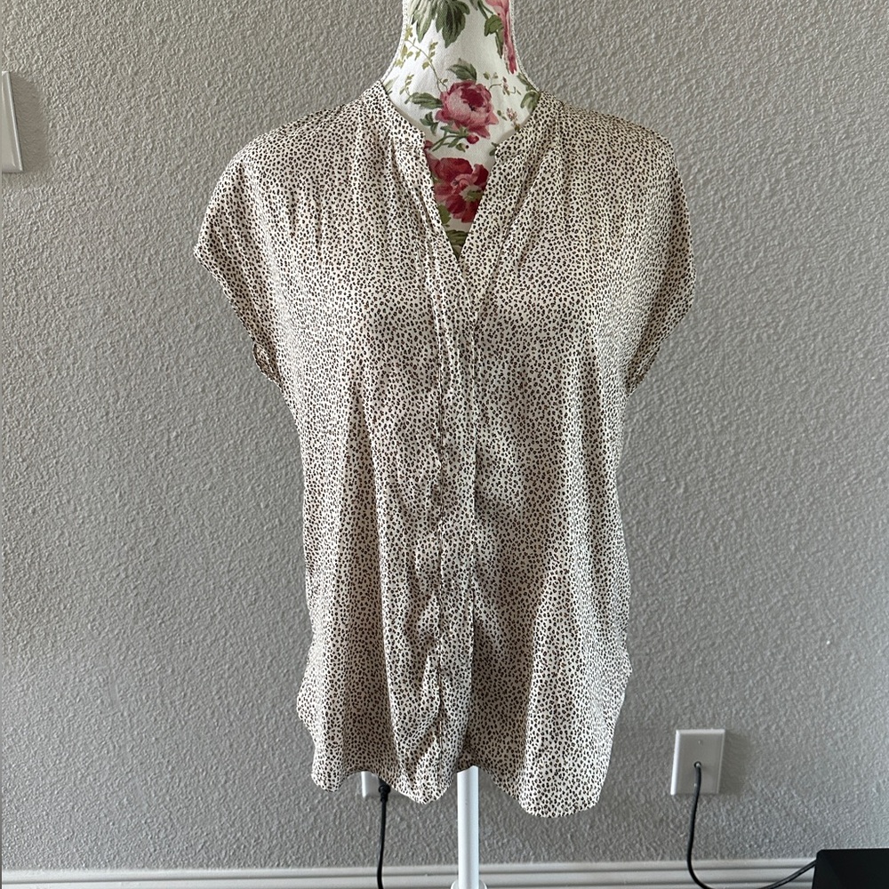 Banana Republic sleeveless blouse medium animal print cheetah button front - Picture 2 of 15